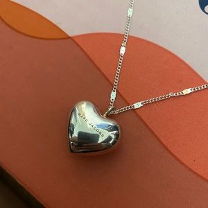 🤍 Marc Jacobs Bubble Heart Pendant in 040 Silver
